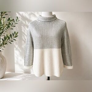 Chico’s Silver White Colorblock Chunky Knit Cowl Neck Sweater Size 1